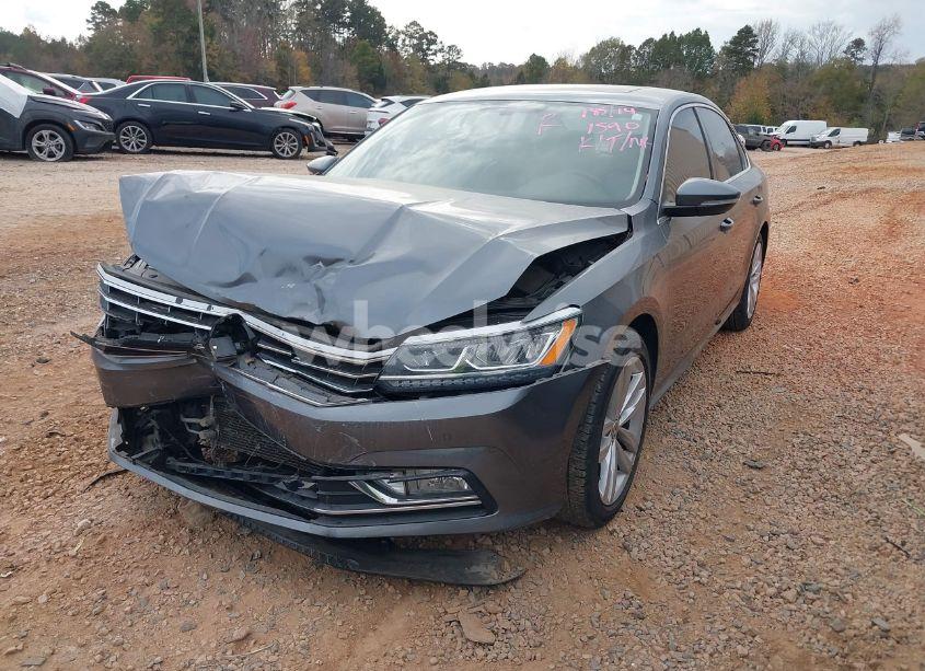 Photo 2 of 2018 Volkswagen Passat 2.0T SE (VIN 1VWBA7A31JC021590)