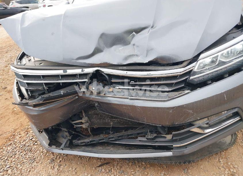 Photo 6 of 2018 Volkswagen Passat 2.0T SE (VIN 1VWBA7A31JC021590)