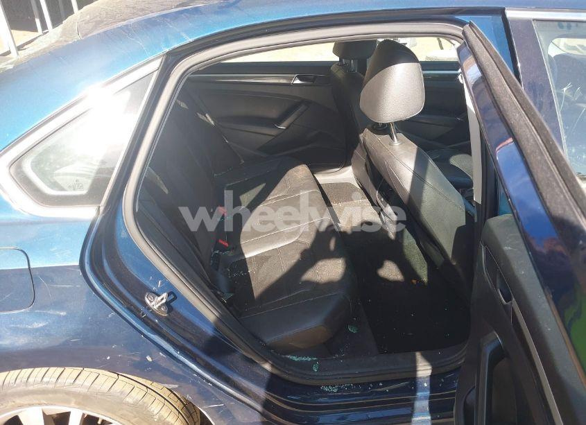 Photo 8 of 2018 Volkswagen Passat 2.0T SE (VIN 1VWBA7A31JC045002)