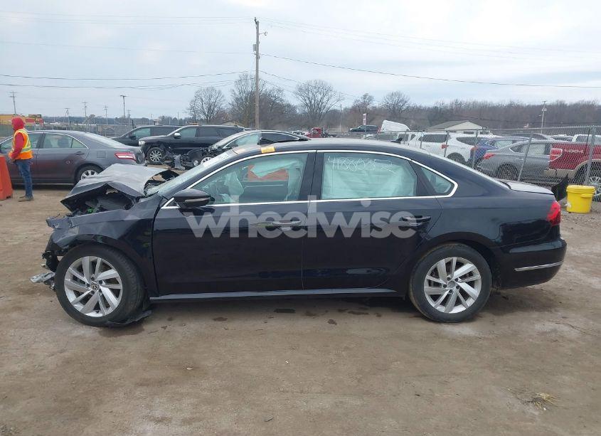 Photo 13 of 2018 Volkswagen Passat 2.0T SE (VIN 1VWBA7A32JC013174)