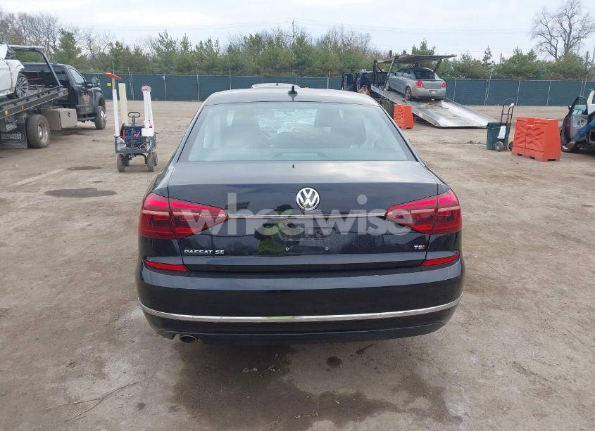 Photo 15 of 2018 Volkswagen Passat 2.0T SE (VIN 1VWBA7A32JC013174)