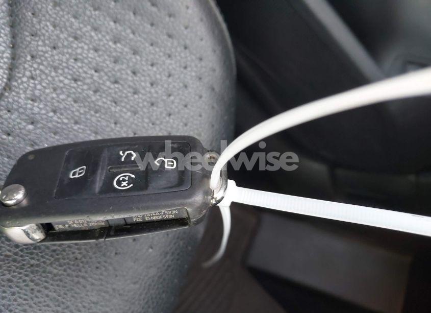 Photo 11 of 2018 Volkswagen Passat 2.0T SE (VIN 1VWBA7A32JC027527)