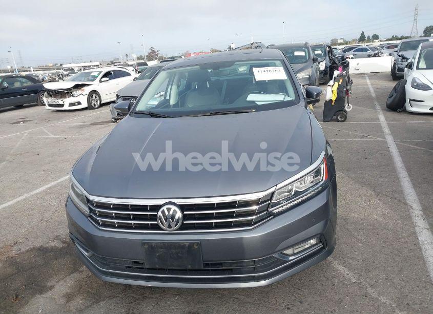 Photo 12 of 2018 Volkswagen Passat 2.0T SE (VIN 1VWBA7A32JC027527)