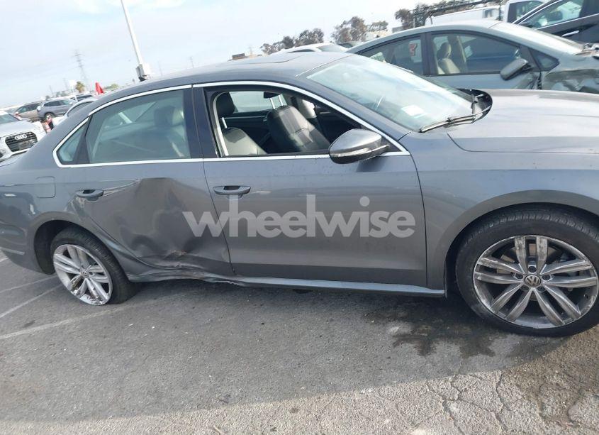 Photo 13 of 2018 Volkswagen Passat 2.0T SE (VIN 1VWBA7A32JC027527)