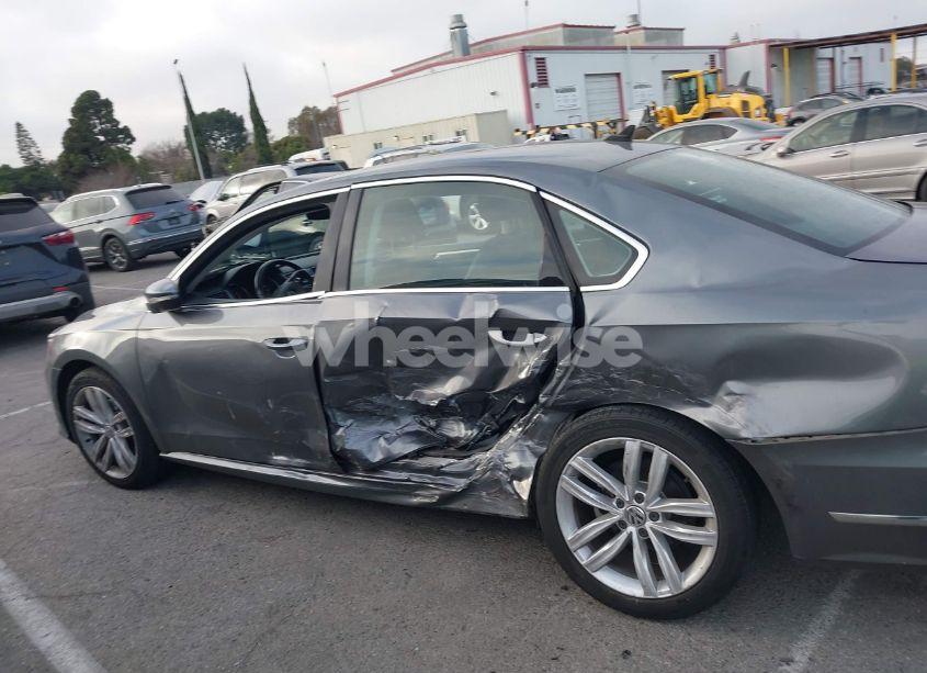 Photo 14 of 2018 Volkswagen Passat 2.0T SE (VIN 1VWBA7A32JC027527)