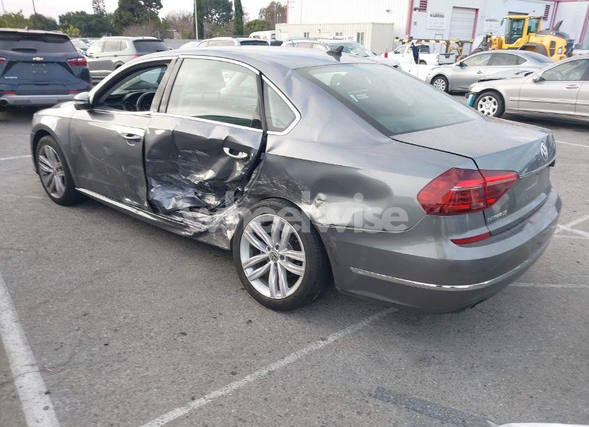 Photo 3 of 2018 Volkswagen Passat 2.0T SE (VIN 1VWBA7A32JC027527)