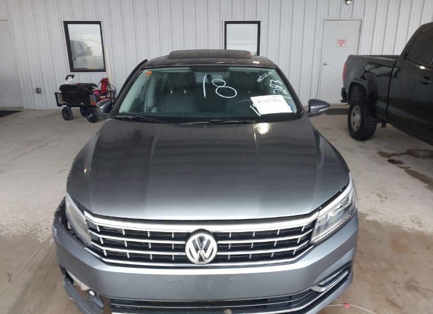 Photo 12 of 2018 Volkswagen Passat 2.0T SE (VIN 1VWBA7A33JC011546)