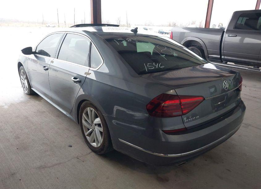 Photo 3 of 2018 Volkswagen Passat 2.0T SE (VIN 1VWBA7A33JC011546)