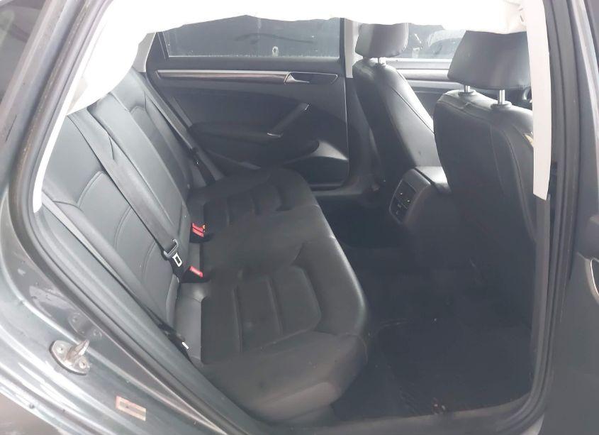 Photo 8 of 2018 Volkswagen Passat 2.0T SE (VIN 1VWBA7A33JC011546)