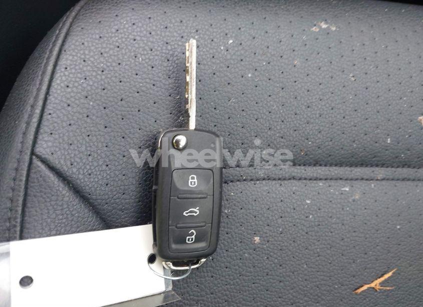 Photo 11 of 2018 Volkswagen Passat 2.0T SE (VIN 1VWBA7A33JC014995)