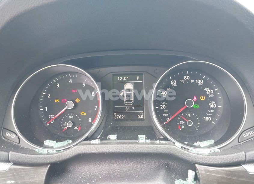 Photo 15 of 2018 Volkswagen Passat 2.0T SE (VIN 1VWBA7A33JC014995)