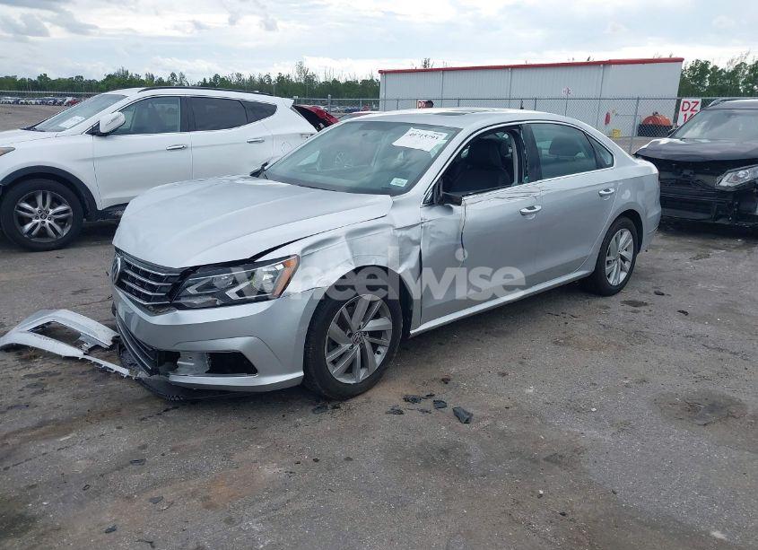 Photo 2 of 2018 Volkswagen Passat 2.0T SE (VIN 1VWBA7A33JC014995)
