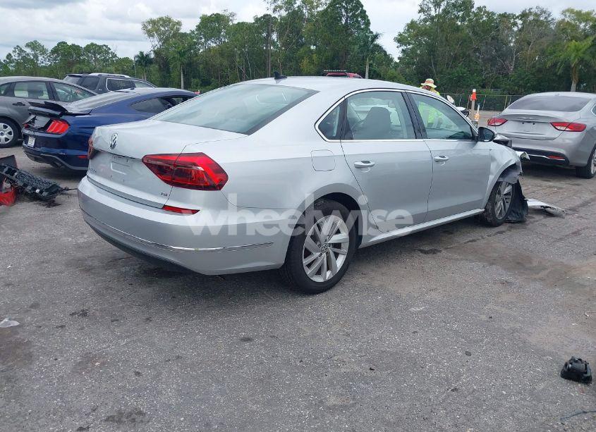 Photo 4 of 2018 Volkswagen Passat 2.0T SE (VIN 1VWBA7A33JC014995)