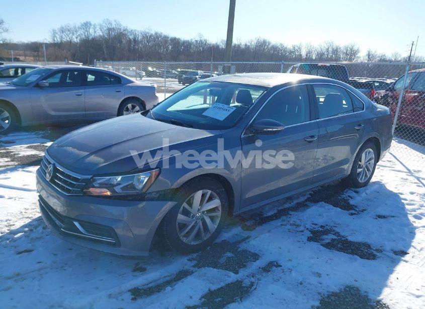 Photo 2 of 2018 Volkswagen Passat 2.0T SE (VIN 1VWBA7A33JC015662)