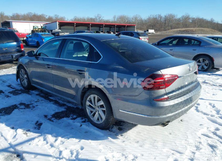 Photo 3 of 2018 Volkswagen Passat 2.0T SE (VIN 1VWBA7A33JC015662)