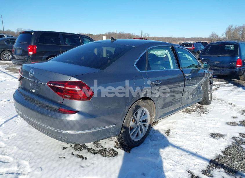 Photo 4 of 2018 Volkswagen Passat 2.0T SE (VIN 1VWBA7A33JC015662)