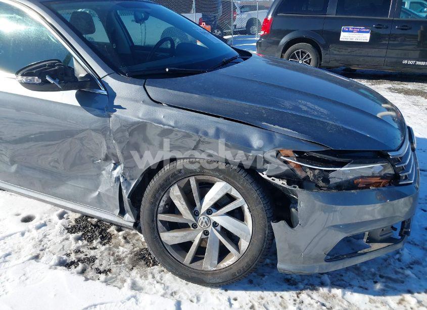 Photo 6 of 2018 Volkswagen Passat 2.0T SE (VIN 1VWBA7A33JC015662)