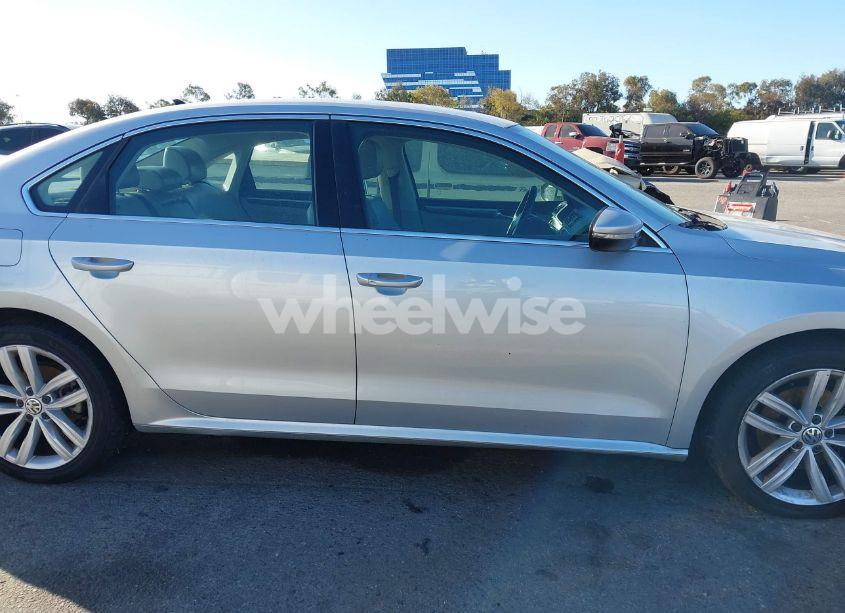Photo 13 of 2018 Volkswagen Passat 2.0T SE (VIN 1VWBA7A33JC026032)