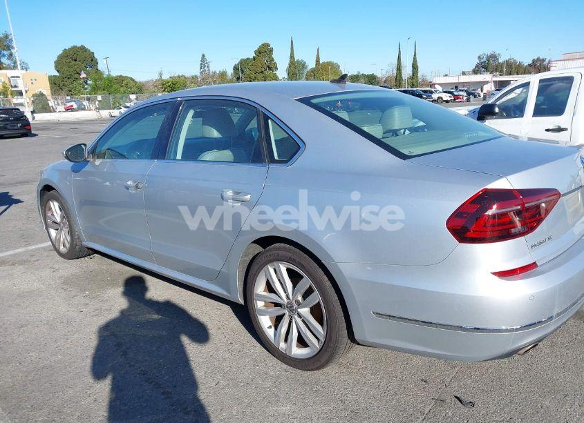 Photo 14 of 2018 Volkswagen Passat 2.0T SE (VIN 1VWBA7A33JC026032)