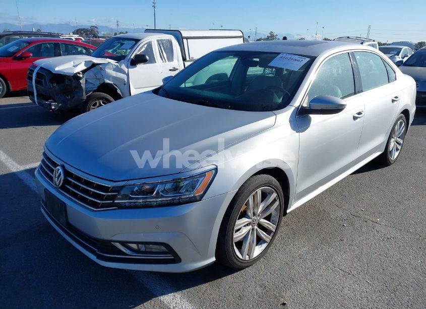 Photo 2 of 2018 Volkswagen Passat 2.0T SE (VIN 1VWBA7A33JC026032)
