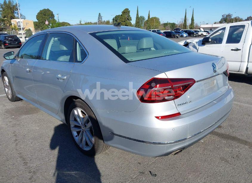 Photo 3 of 2018 Volkswagen Passat 2.0T SE (VIN 1VWBA7A33JC026032)