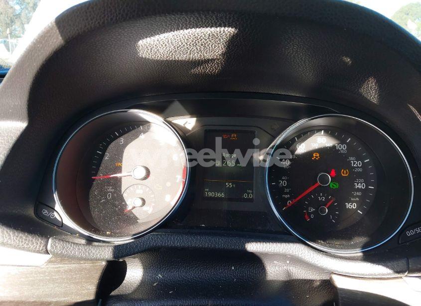 Photo 7 of 2018 Volkswagen Passat 2.0T SE (VIN 1VWBA7A33JC026032)