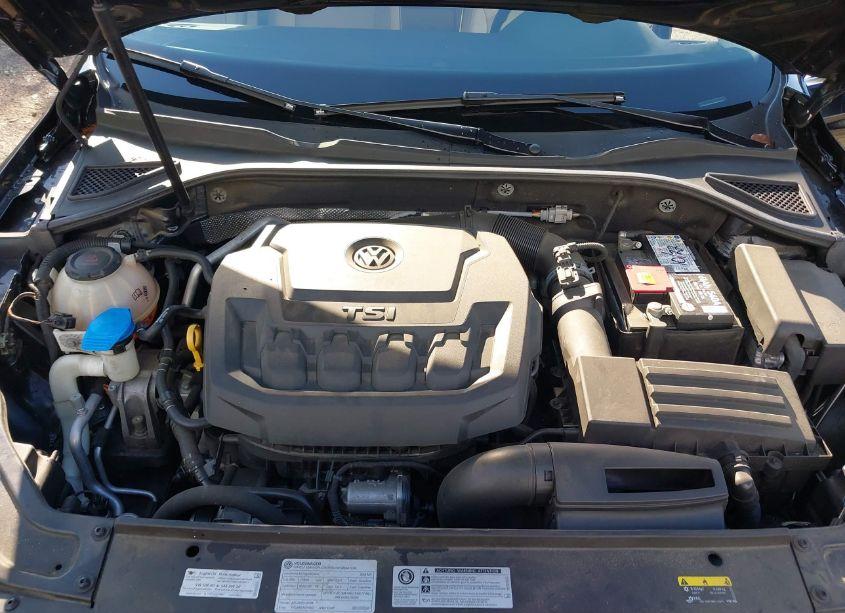 Photo 10 of 2018 Volkswagen Passat 2.0T SE (VIN 1VWBA7A33JC027939)