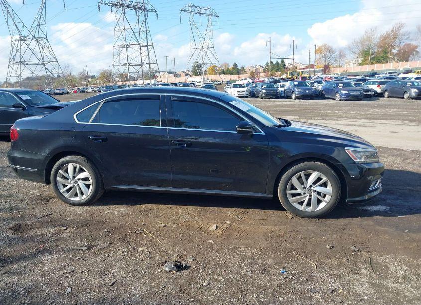 Photo 14 of 2018 Volkswagen Passat 2.0T SE (VIN 1VWBA7A33JC027939)