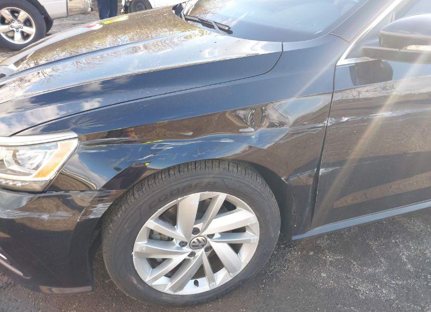 Photo 6 of 2018 Volkswagen Passat 2.0T SE (VIN 1VWBA7A33JC027939)