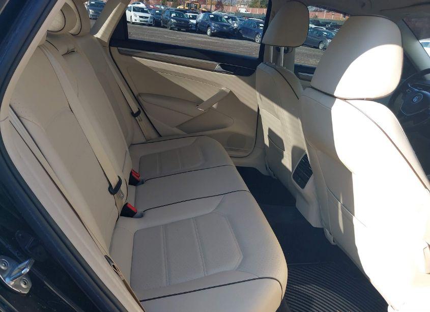 Photo 8 of 2018 Volkswagen Passat 2.0T SE (VIN 1VWBA7A33JC027939)