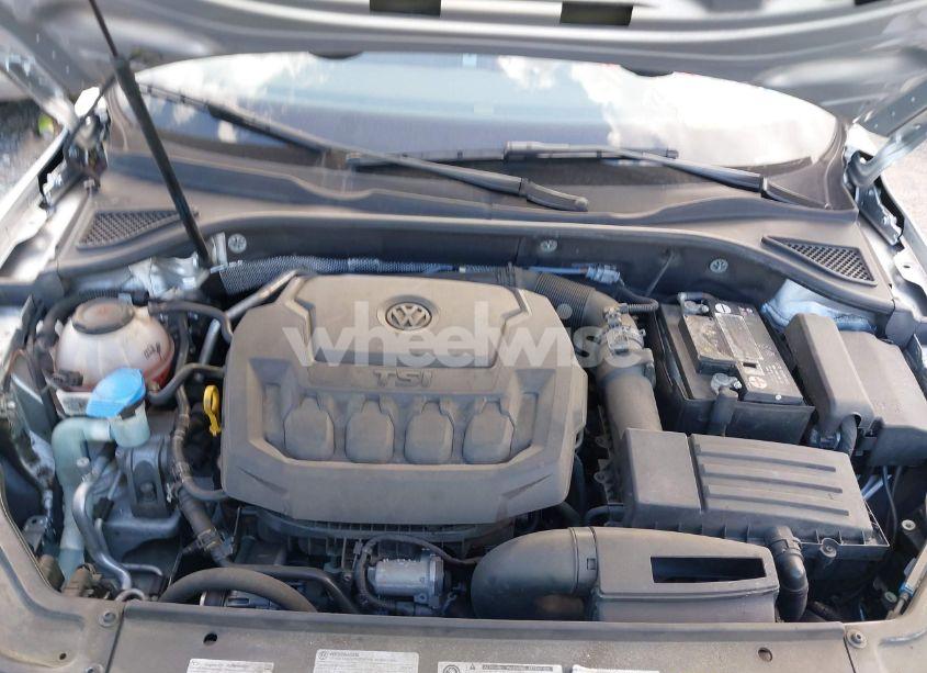 Photo 10 of 2018 Volkswagen Passat 2.0T SE (VIN 1VWBA7A33JC052324)