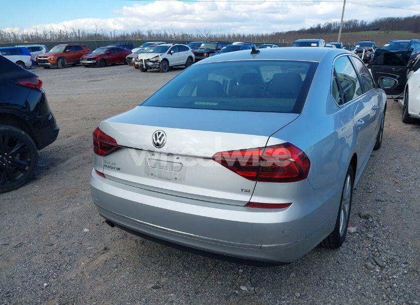 Photo 16 of 2018 Volkswagen Passat 2.0T SE (VIN 1VWBA7A33JC052324)