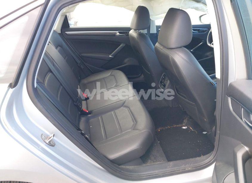 Photo 8 of 2018 Volkswagen Passat 2.0T SE (VIN 1VWBA7A33JC052324)