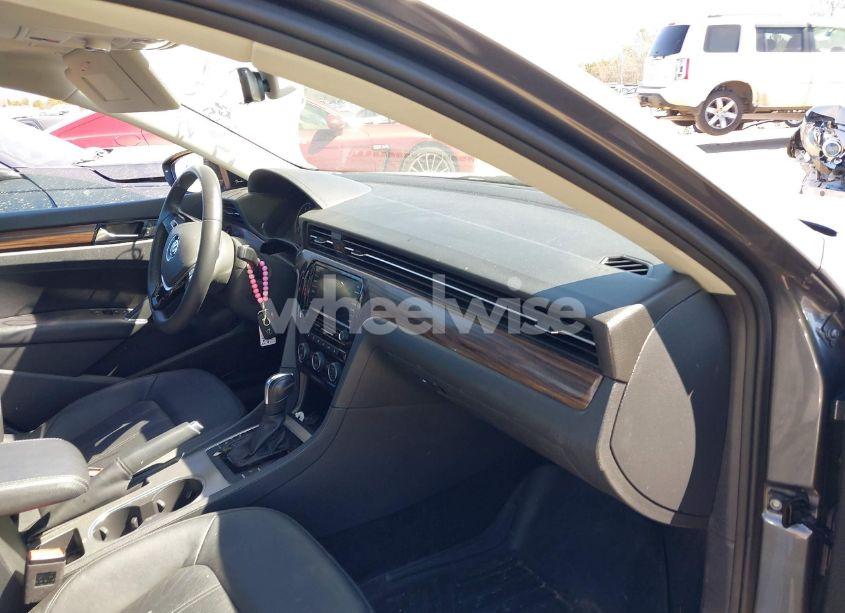 Photo 5 of 2022 Volkswagen Passat 2.0T LIMITED EDITION (VIN 1VWBA7A33NC009785)