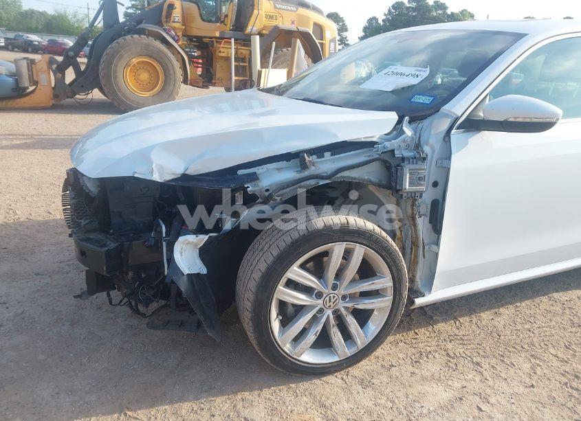 Photo 17 of 2018 Volkswagen Passat 2.0T SE (VIN 1VWBA7A34JC007960)