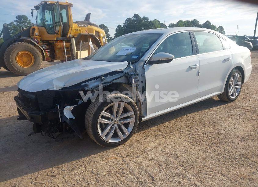 Photo 2 of 2018 Volkswagen Passat 2.0T SE (VIN 1VWBA7A34JC007960)