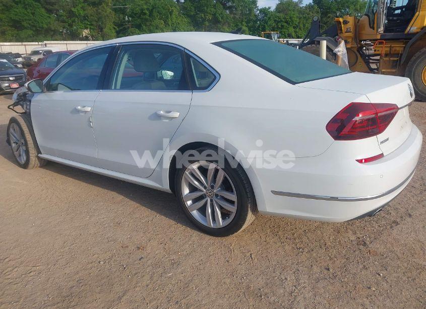 Photo 3 of 2018 Volkswagen Passat 2.0T SE (VIN 1VWBA7A34JC007960)