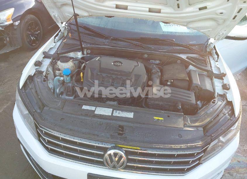 Photo 10 of 2018 Volkswagen Passat 2.0T SE (VIN 1VWBA7A34JC011183)