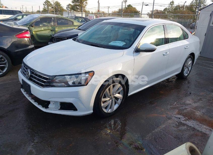 Photo 2 of 2018 Volkswagen Passat 2.0T SE (VIN 1VWBA7A34JC011183)