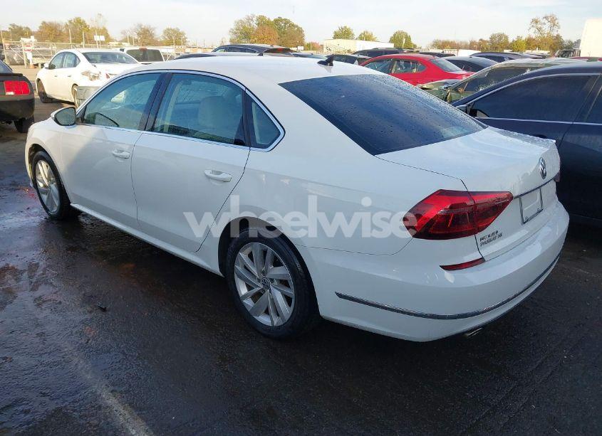 Photo 3 of 2018 Volkswagen Passat 2.0T SE (VIN 1VWBA7A34JC011183)