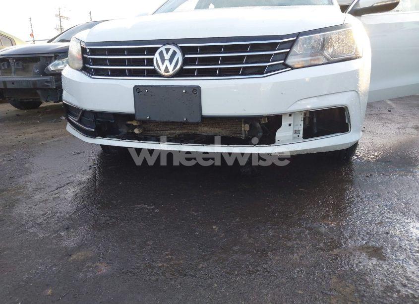 Photo 6 of 2018 Volkswagen Passat 2.0T SE (VIN 1VWBA7A34JC011183)