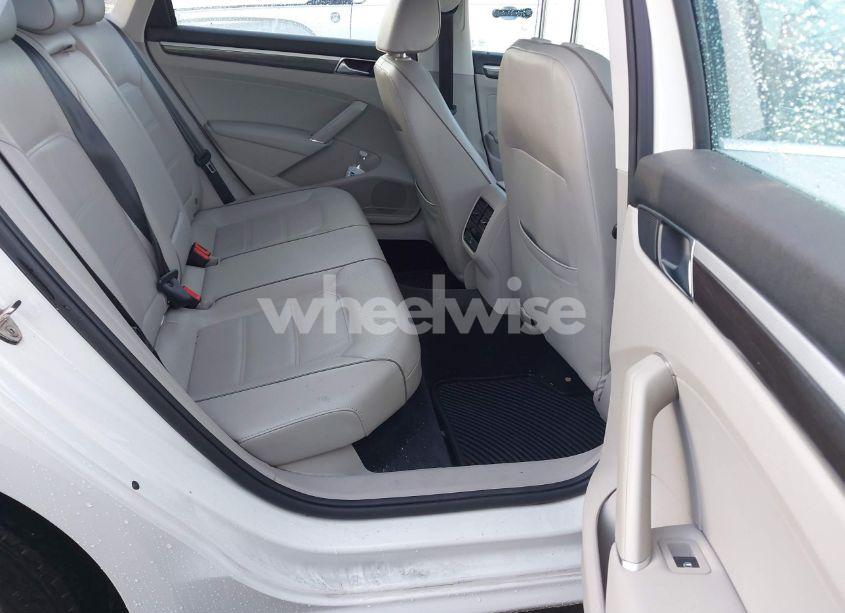 Photo 8 of 2018 Volkswagen Passat 2.0T SE (VIN 1VWBA7A34JC011183)