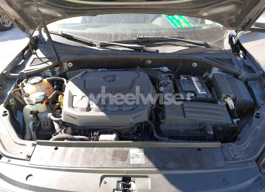 Photo 10 of 2018 Volkswagen Passat 2.0T SE (VIN 1VWBA7A34JC040280)