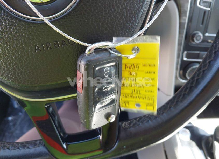 Photo 11 of 2018 Volkswagen Passat 2.0T SE (VIN 1VWBA7A34JC040280)