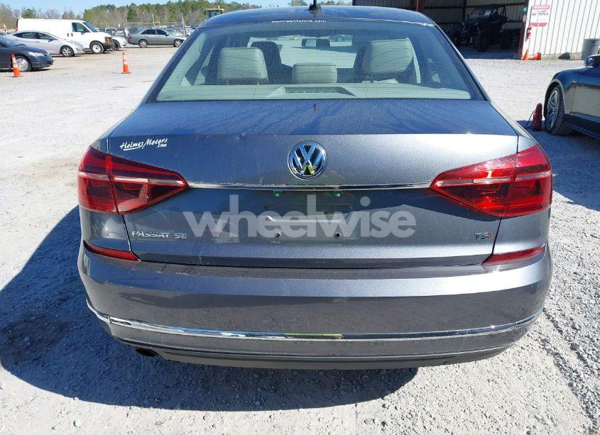Photo 16 of 2018 Volkswagen Passat 2.0T SE (VIN 1VWBA7A34JC040280)