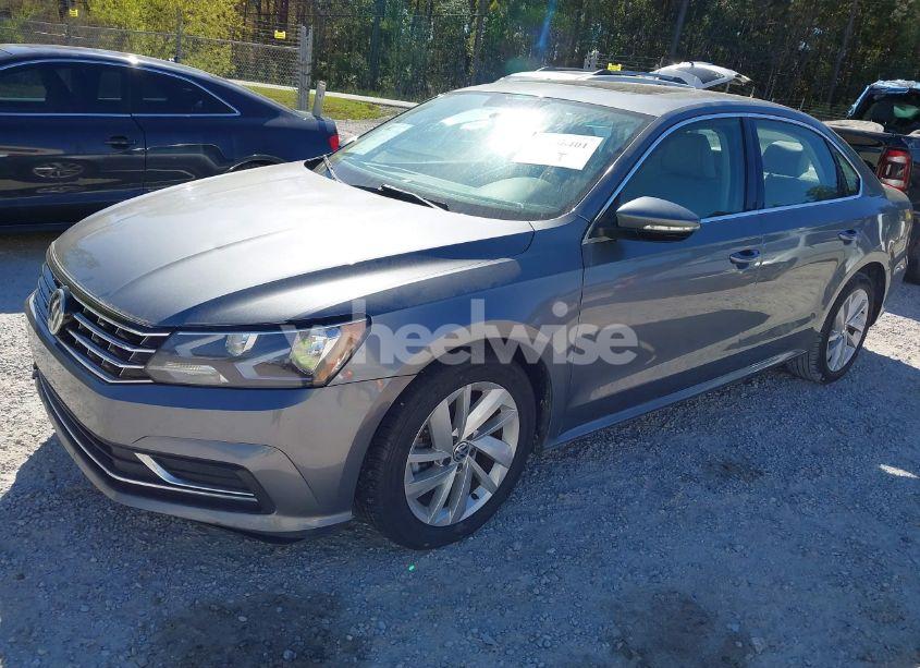 Photo 2 of 2018 Volkswagen Passat 2.0T SE (VIN 1VWBA7A34JC040280)