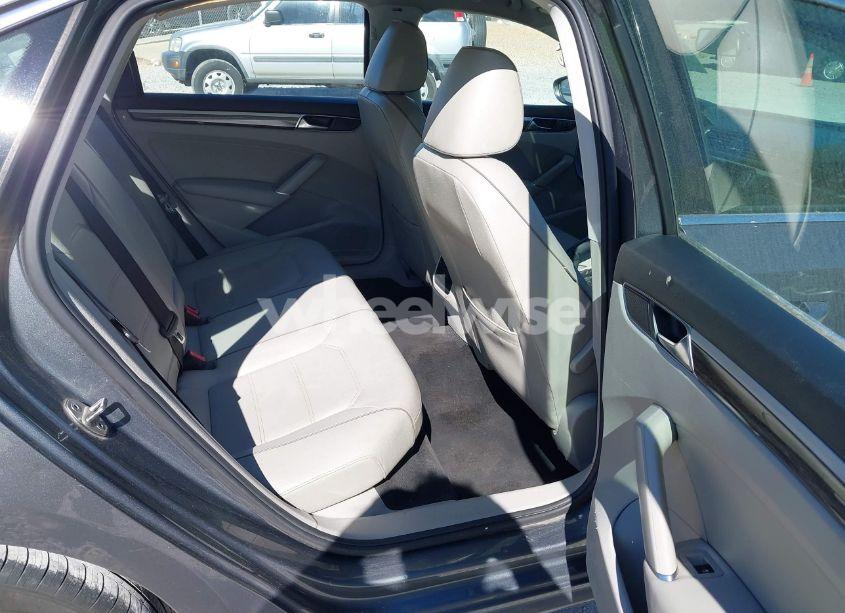 Photo 8 of 2018 Volkswagen Passat 2.0T SE (VIN 1VWBA7A34JC040280)