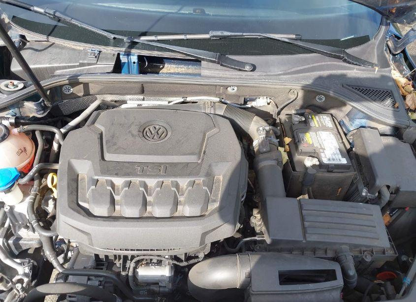 Photo 10 of 2018 Volkswagen Passat 2.0T SE (VIN 1VWBA7A34JC041803)