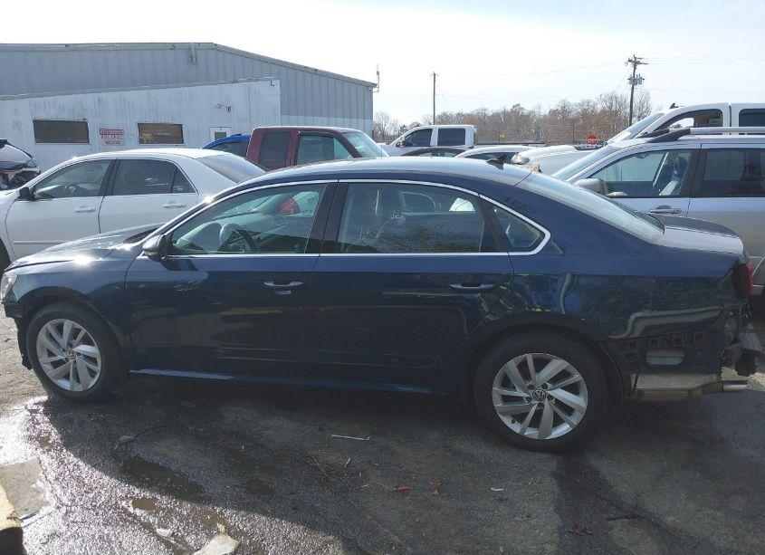 Photo 15 of 2018 Volkswagen Passat 2.0T SE (VIN 1VWBA7A34JC041803)