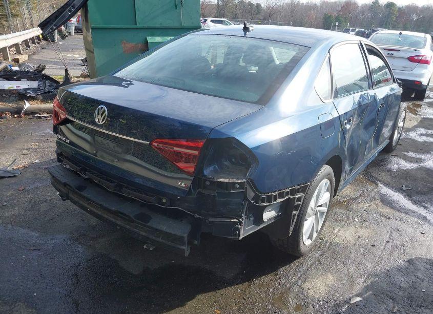 Photo 4 of 2018 Volkswagen Passat 2.0T SE (VIN 1VWBA7A34JC041803)